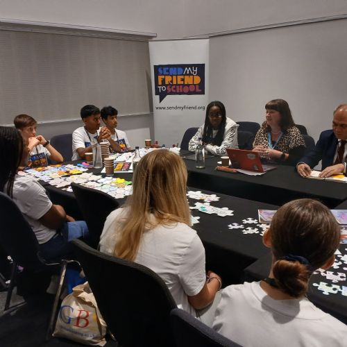 Roundtable4-PhotoRebeccaLuckingSendMyFriendToSchool